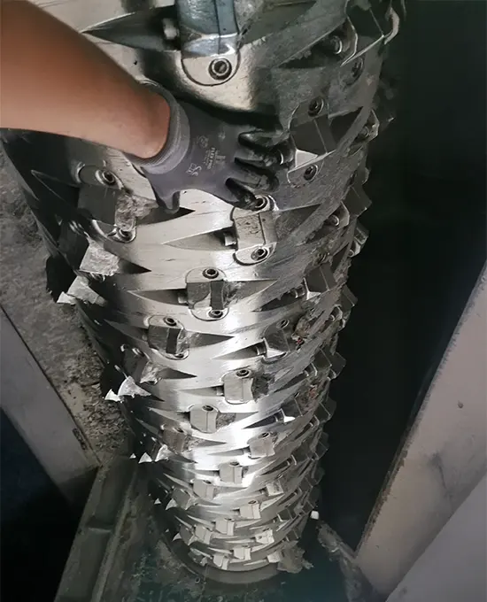 Schredder zur Datenvernichtung von LAD GmbH Langen